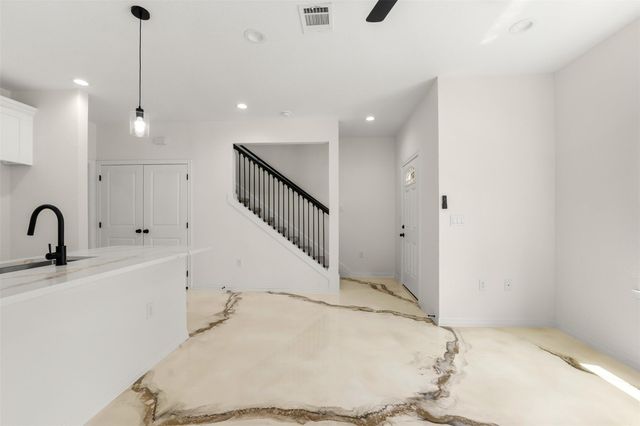 16736 E Ivanhoe, Montgomery, TX 77316