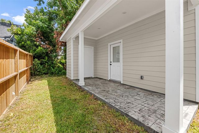 16736 E Ivanhoe, Montgomery, TX 77316