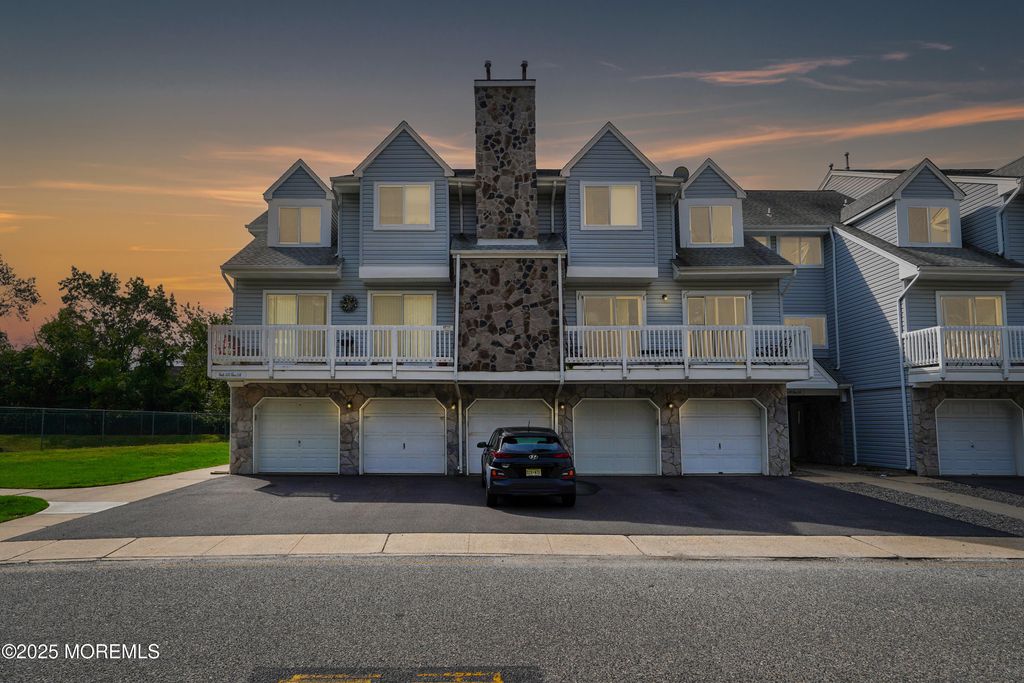 1115 Scarlet Oak Avenue, Toms River, NJ 08755