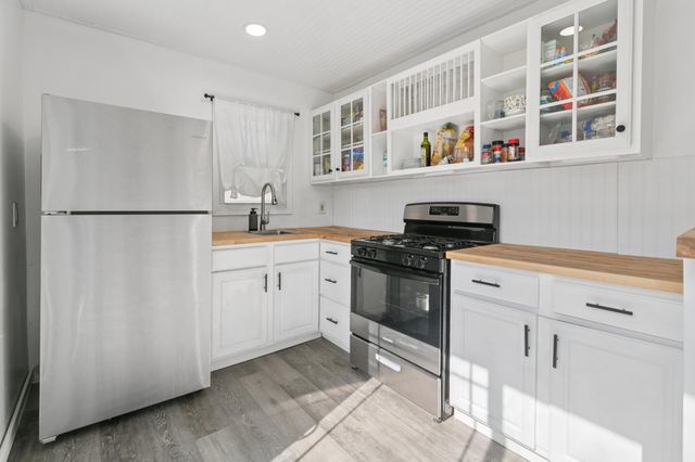 389 Hugo Street NE, Fridley, MN 55432