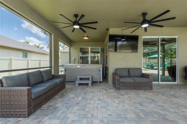 11862 LAKE LUCAYA DRIVE, Riverview, FL 33579