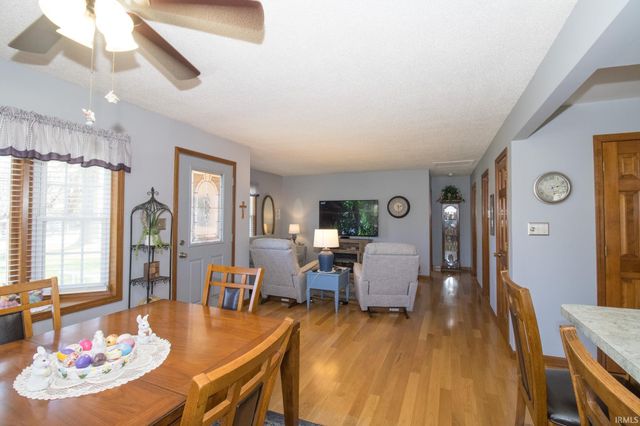 6109 HOGUE Road, Evansville, IN 47712