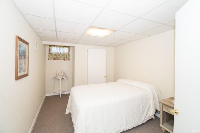 6109 HOGUE Road, Evansville, IN 47712