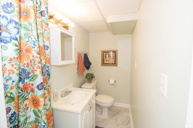 6109 HOGUE Road, Evansville, IN 47712