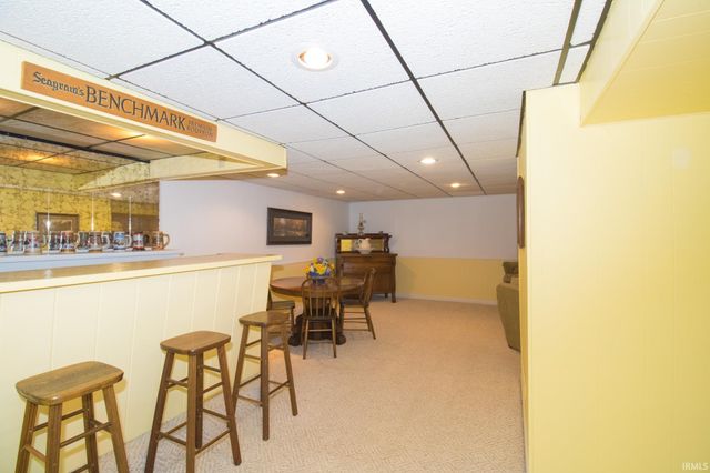 6109 HOGUE Road, Evansville, IN 47712