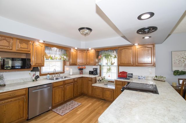 6109 HOGUE Road, Evansville, IN 47712