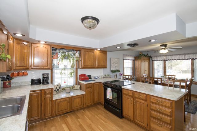 6109 HOGUE Road, Evansville, IN 47712