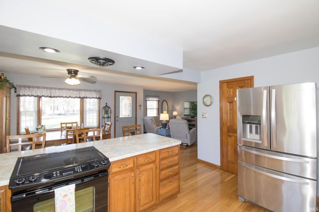 6109 HOGUE Road, Evansville, IN 47712