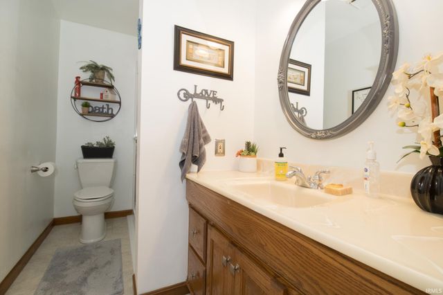 6109 HOGUE Road, Evansville, IN 47712