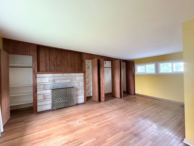 34 S RIVER Street, South Elgin, IL 60177
