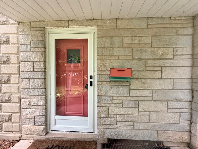34 S RIVER Street, South Elgin, IL 60177