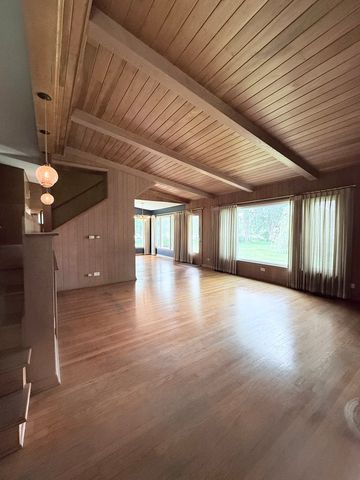 34 S RIVER Street, South Elgin, IL 60177