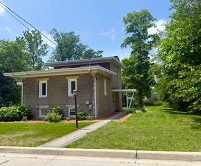 34 S RIVER Street, South Elgin, IL 60177