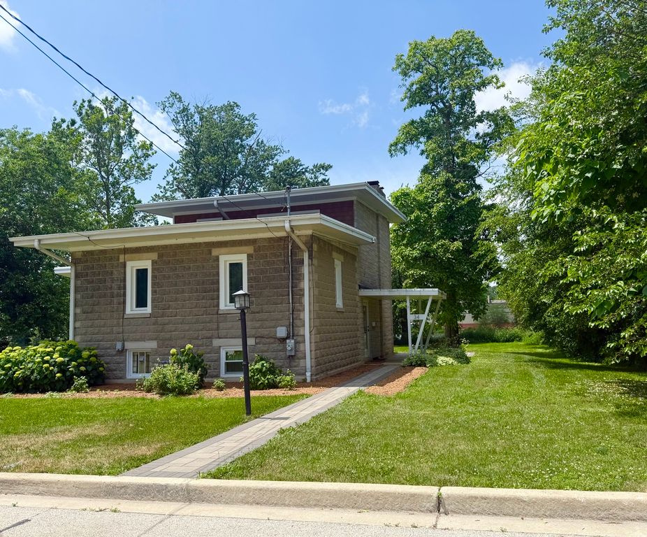 34 S RIVER Street, South Elgin, IL 60177
