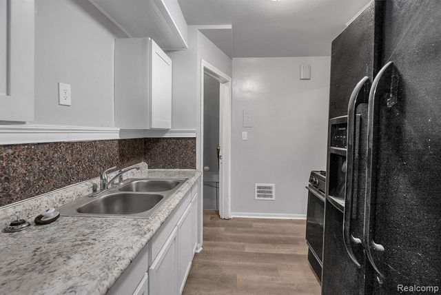 12710 Kelly Road, Detroit, MI 48224