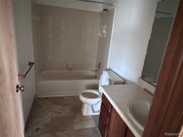 16481 E 10 Mile Road 10, Eastpointe, MI 48021