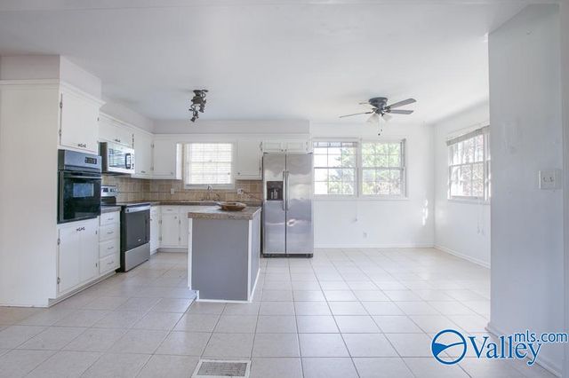 100 Westbury Drive SW, Huntsville, AL 35802