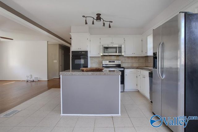 100 Westbury Drive SW, Huntsville, AL 35802