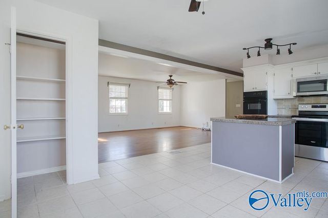 100 Westbury Drive SW, Huntsville, AL 35802