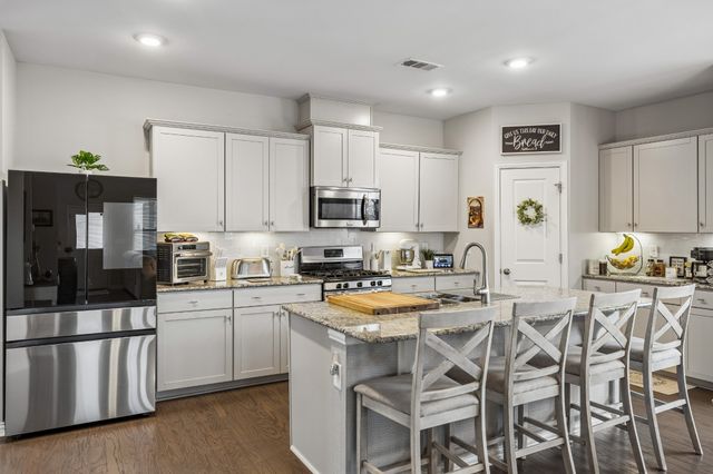 207 Hempstead Ct, Gallatin, TN 37066