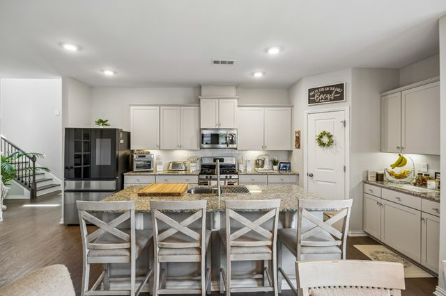 207 Hempstead Ct, Gallatin, TN 37066