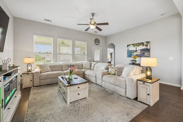 207 Hempstead Ct, Gallatin, TN 37066