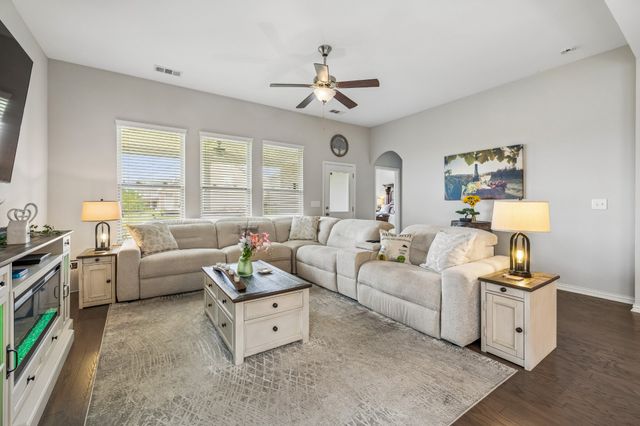 207 Hempstead Ct, Gallatin, TN 37066