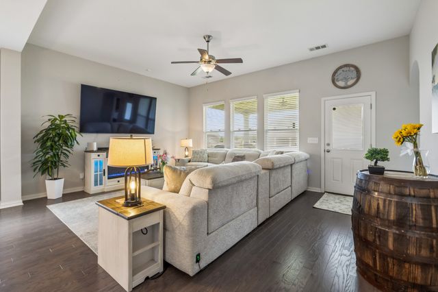 207 Hempstead Ct, Gallatin, TN 37066