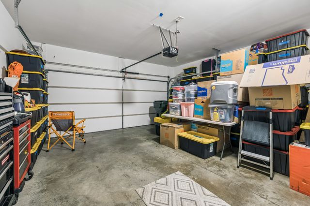 207 Hempstead Ct, Gallatin, TN 37066