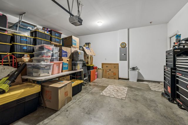 207 Hempstead Ct, Gallatin, TN 37066