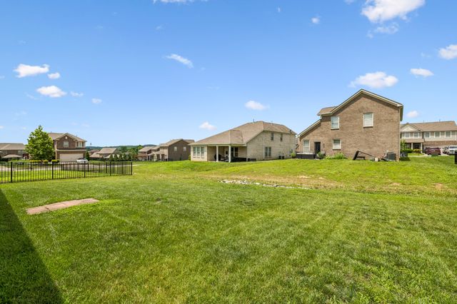 207 Hempstead Ct, Gallatin, TN 37066
