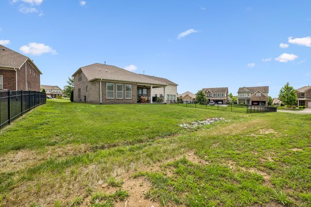 207 Hempstead Ct, Gallatin, TN 37066