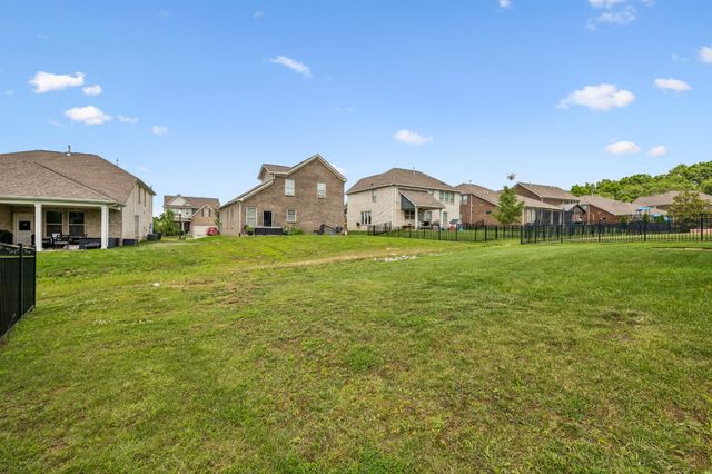 207 Hempstead Ct, Gallatin, TN 37066