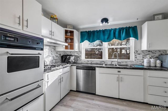 3560 Tremont Drive, Florissant, MO 63033