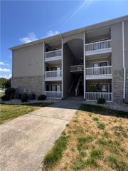 7106 Friendly Avenue, Greensboro, NC 27410