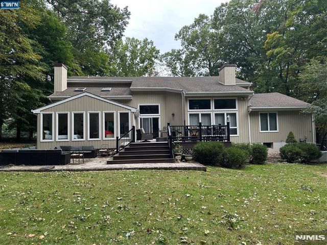 51 Weiss Road, Upper Saddle River, NJ 07458