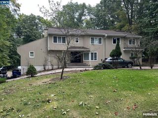 51 Weiss Road, Upper Saddle River, NJ 07458