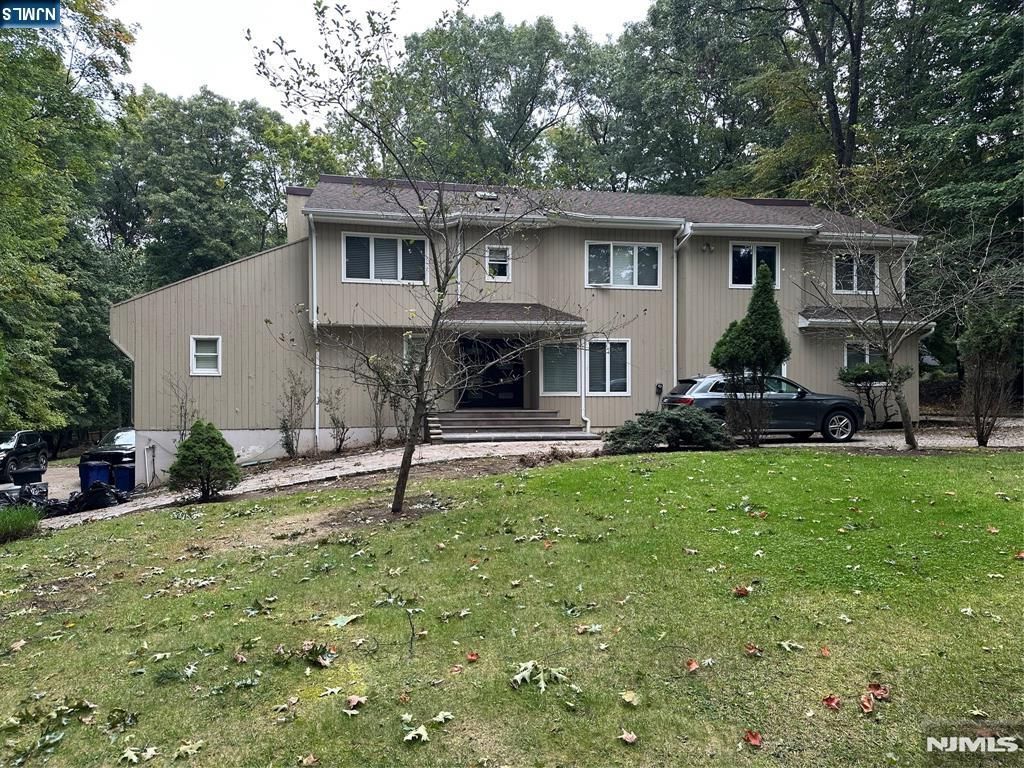 51 Weiss Road, Upper Saddle River, NJ 07458