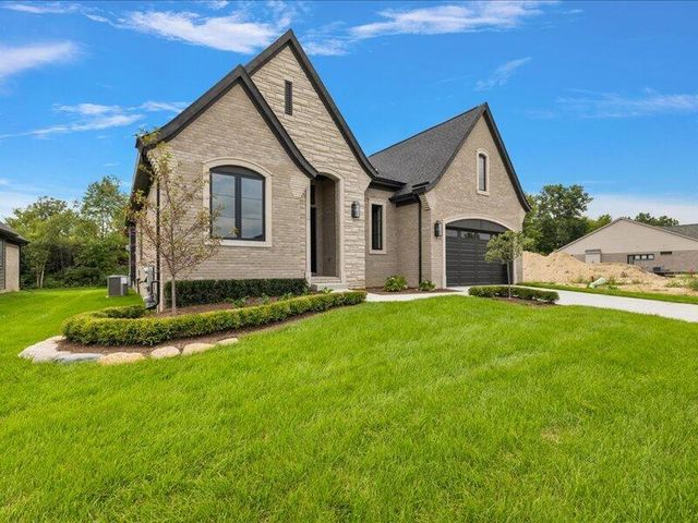 57363 Meadowridge Drive, Washington, MI 48094