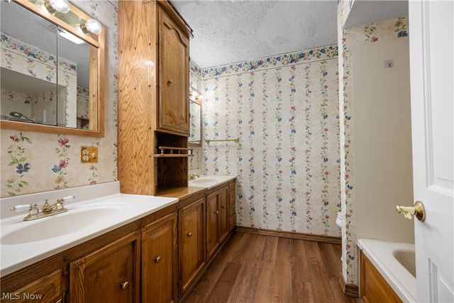 568 W Nimisila Road, Akron, OH 44319