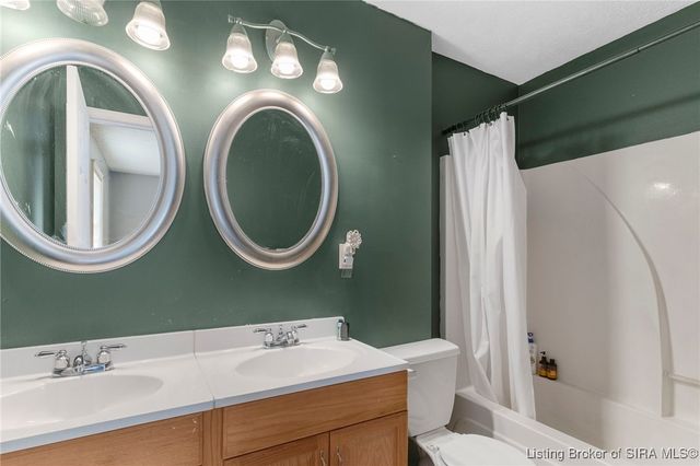 920 N Third Street, Austin, IN 47102