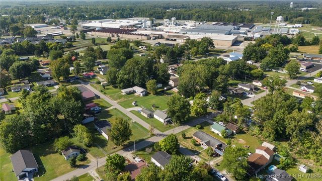 920 N Third Street, Austin, IN 47102