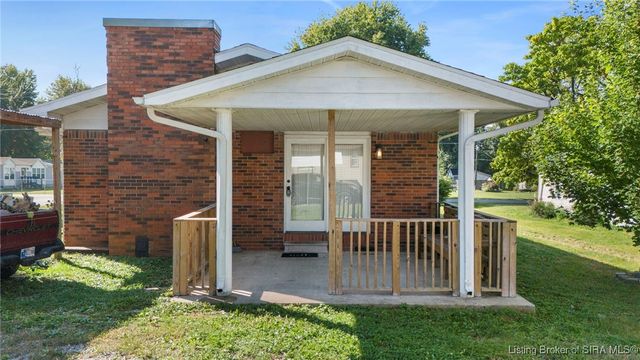 920 N Third Street, Austin, IN 47102