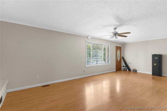 920 N Third Street, Austin, IN 47102