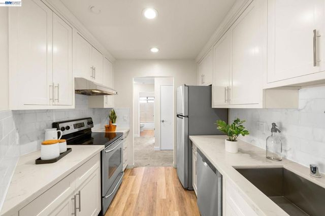 1930 Barrymore Cmn Z, Fremont, CA 94538