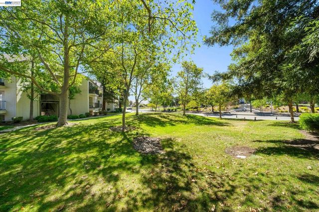 1930 Barrymore Cmn Z, Fremont, CA 94538
