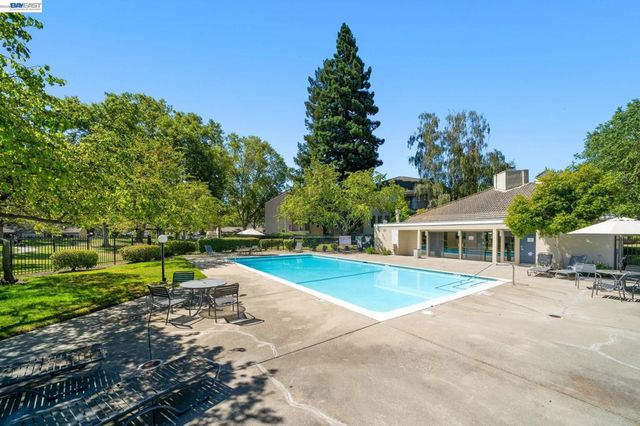 1930 Barrymore Cmn Z, Fremont, CA 94538
