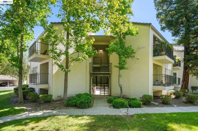 1930 Barrymore Cmn Z, Fremont, CA 94538