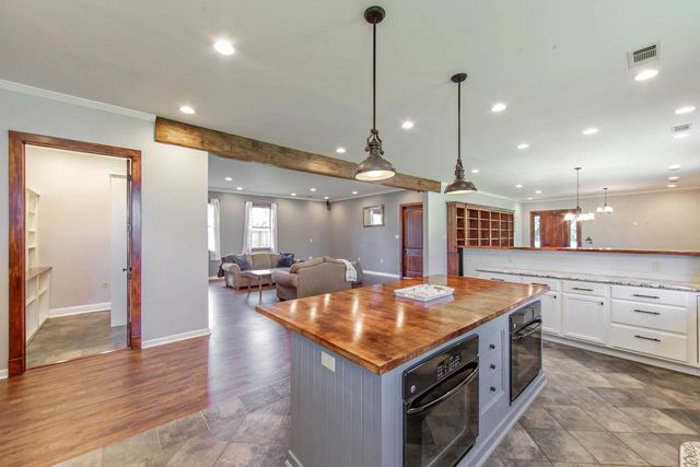 1705 Bayou Black Dr, Houma, LA 70360