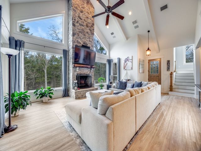 107 Memorial Street, Gordonville, TX 76245